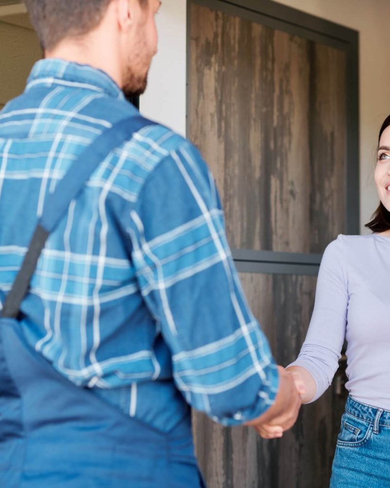 happy-young-client-of-maintenance-service-shaking-hand-of-technician.jpg happy-young-client-of-maintenance-service-shaking-hand-of-technician.jpg